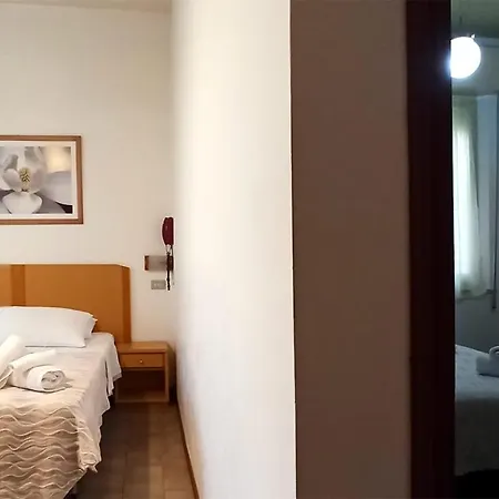 Отель La Caravella Беллария-Иджеа-Марина