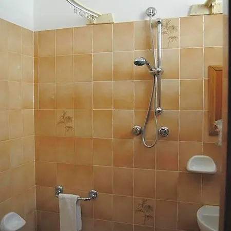 Отель La Caravella 2*