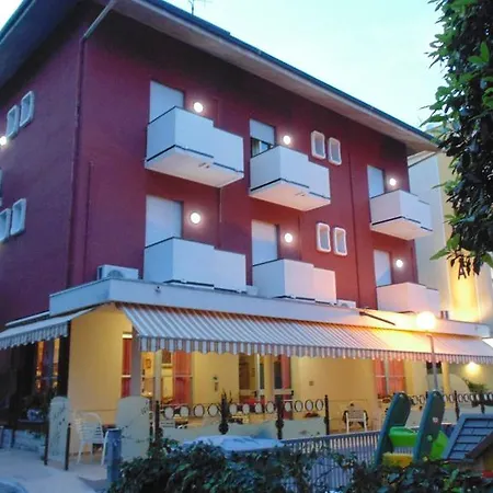 Отель La Caravella Беллария-Иджеа-Марина