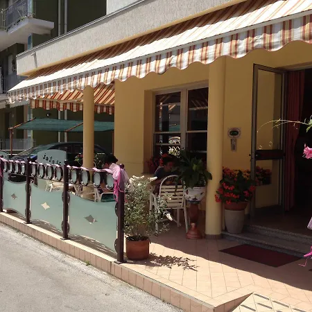 Отель La Caravella